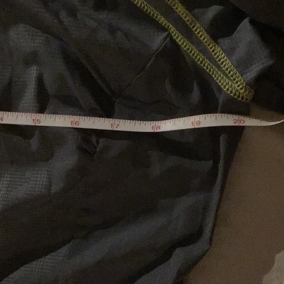 Helly Hansen running jacket. - Picture 7 of 8